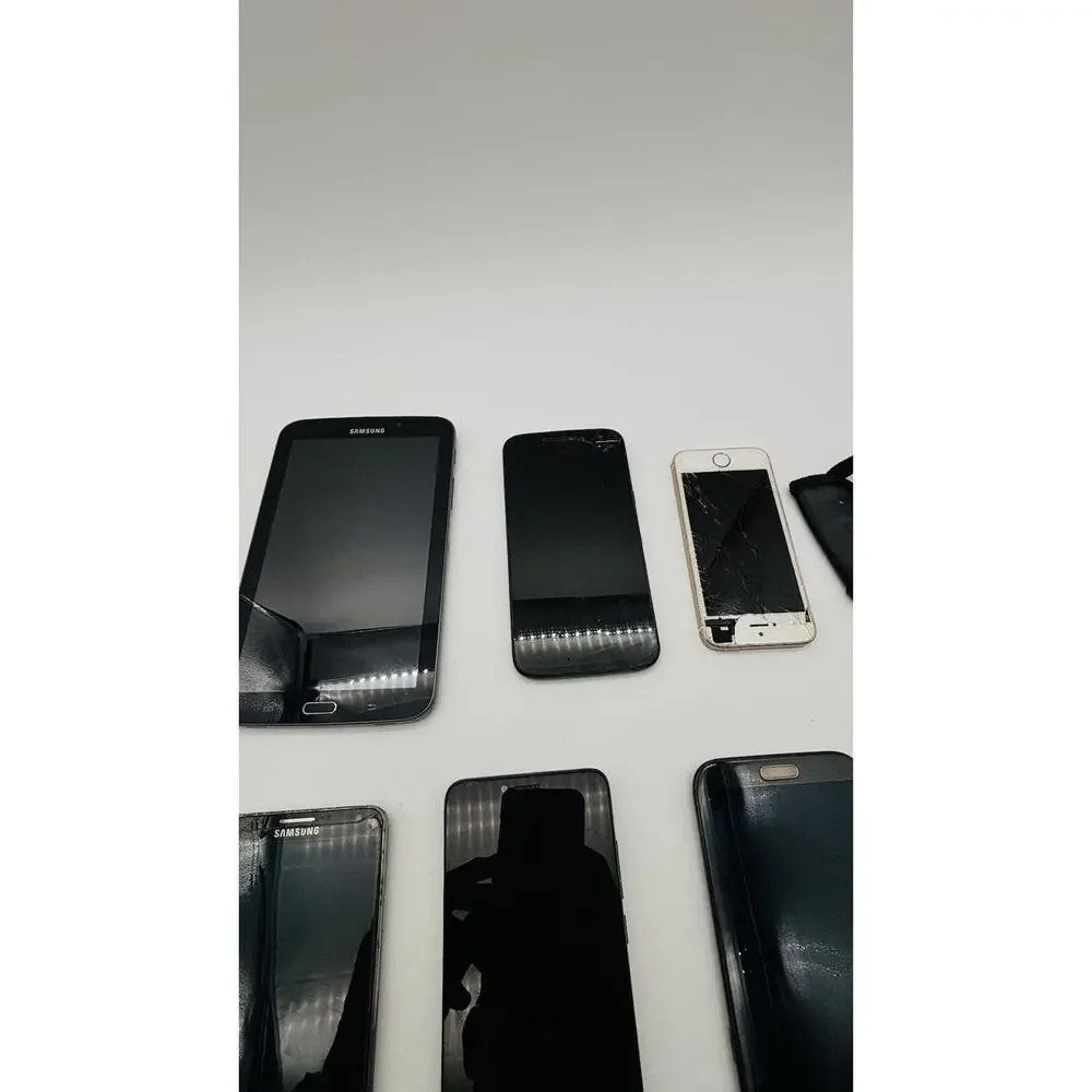 Lot of 23 Cell Phones Untested, for Parts or Repair Assorted Apple Samsung